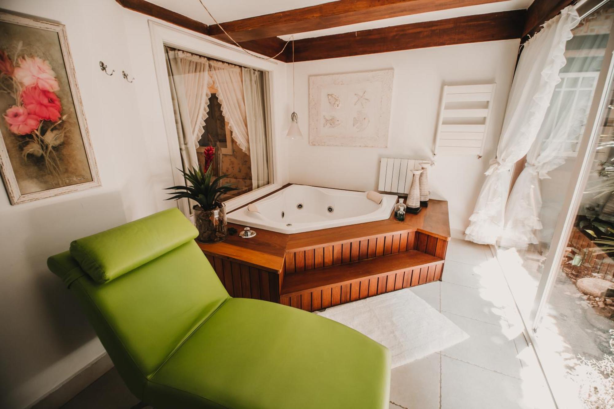 Suite Hot Tub