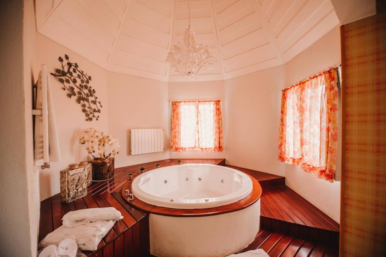King Suite Spa Bath