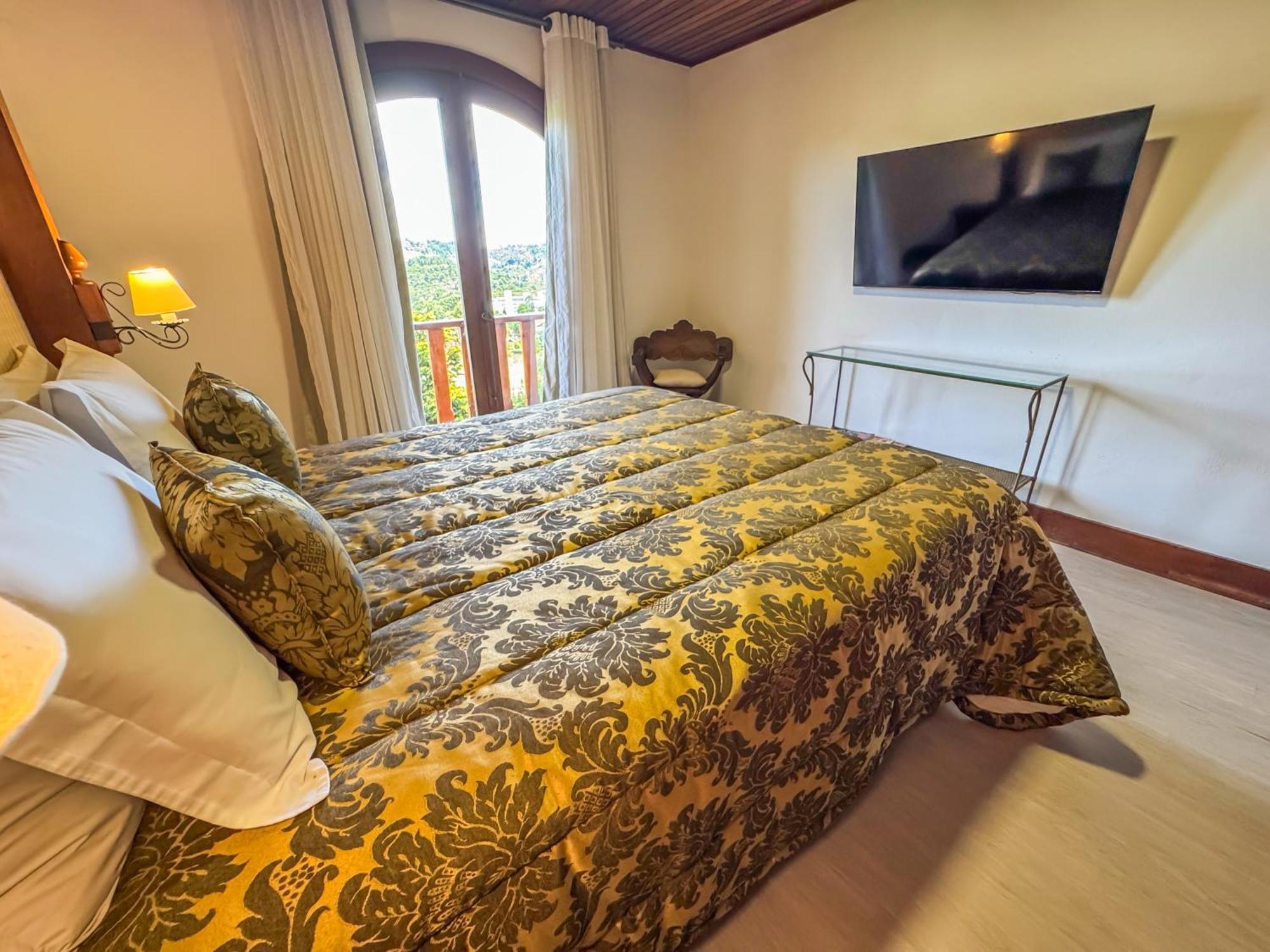 Deluxe Suite,1651183236:JPEG