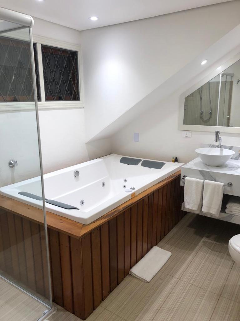 Deluxe Double or Twin Room Spa Bath,1756759627:JPEG